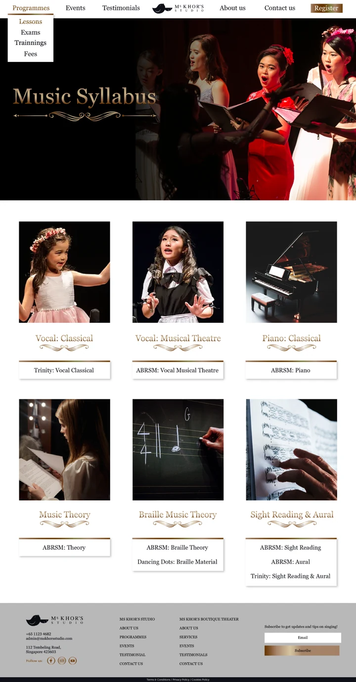 Music syllabus and course categories on the vocal training website.